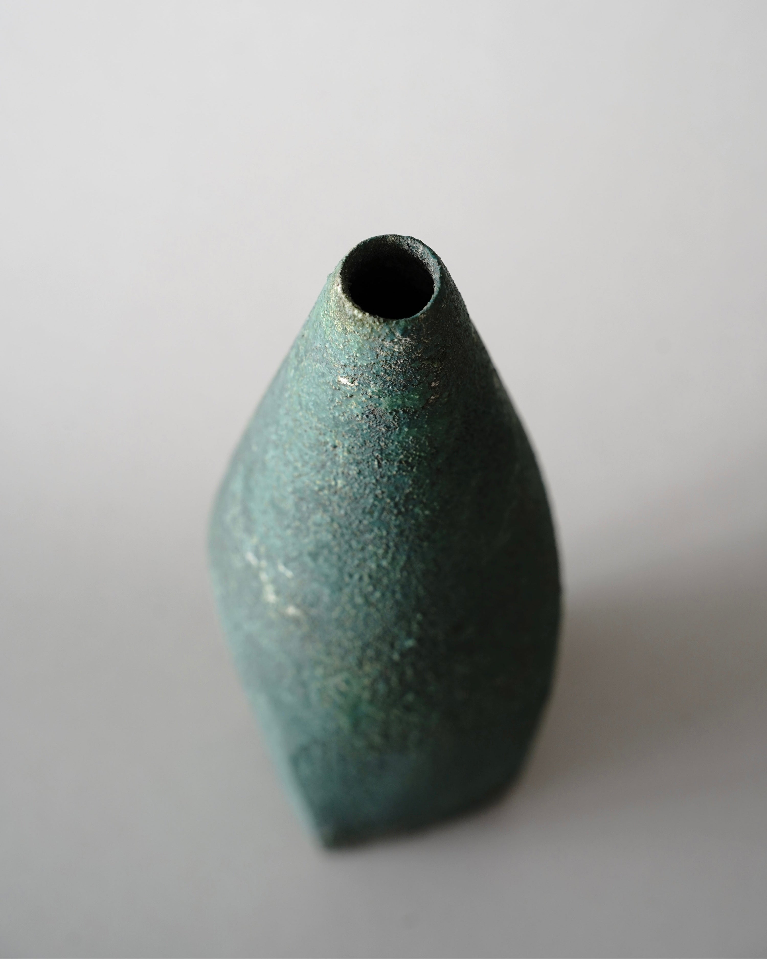 角瓶花器 緑青