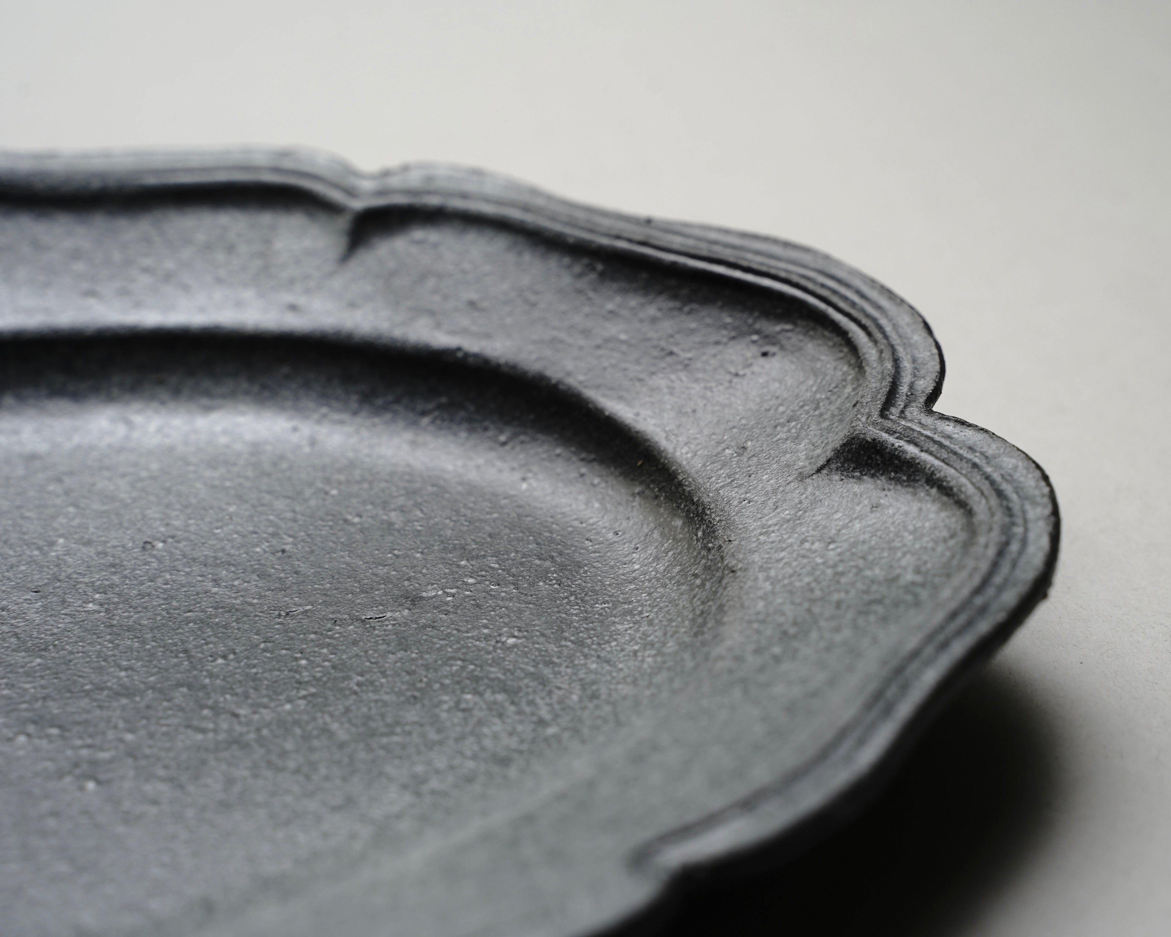 Oval Plate "etain"/ Gray